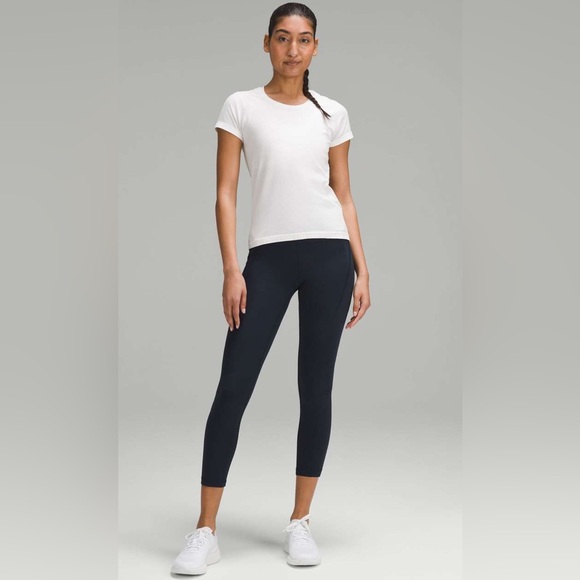 Lululemon Wunder Train High-Rise Tight with Pockets 25"
True Navy - Picture 1 of 5
